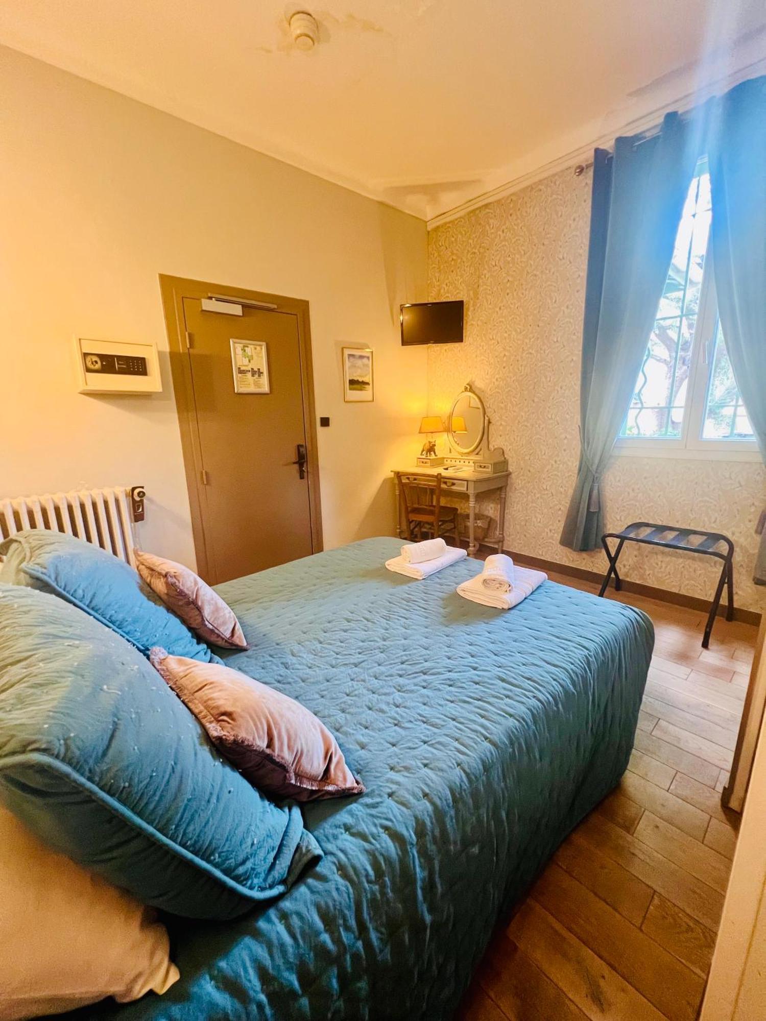 Hotel Le Ponteil Αντίμπ Εξωτερικό φωτογραφία